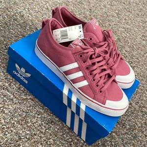 NEVER WORN ADIDAS NIZZA ORIGINALS